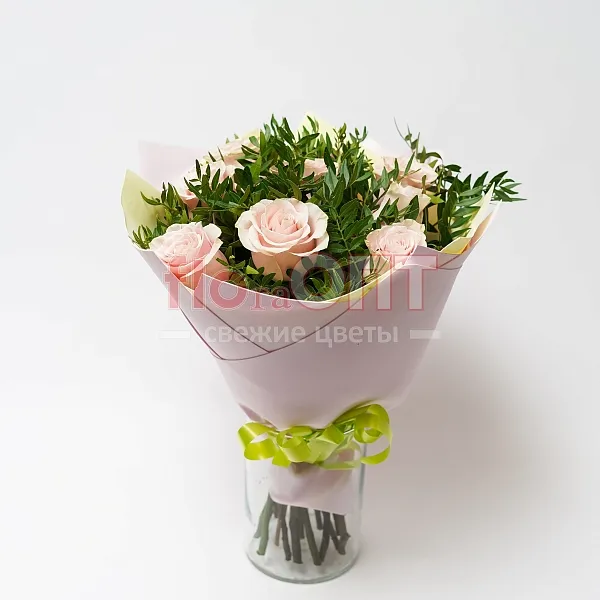 Букет № 300 из роз и зелени — фото 1