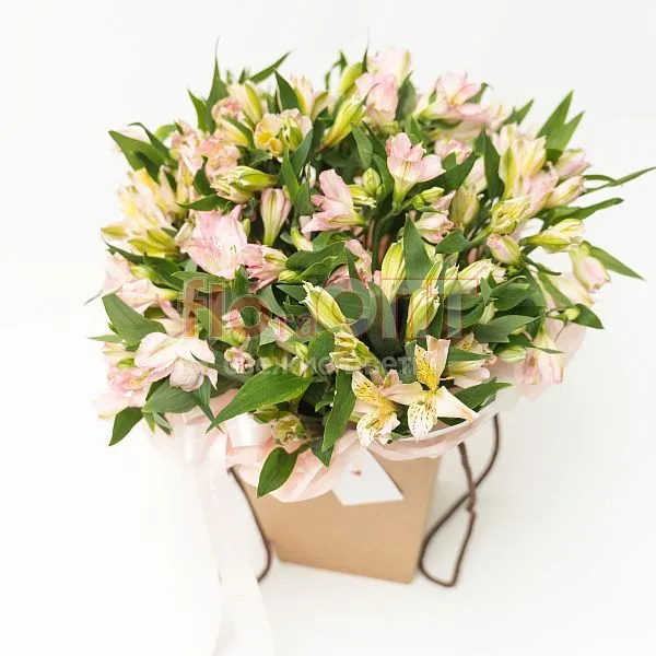 Композиция № 229 в крафтовой сумочке — фото 3