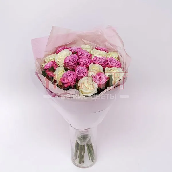 Букет из 21 разноцветной розы — фото 3