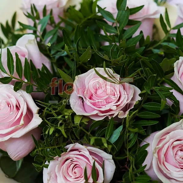 Букет № 300 из роз и зелени — фото 3