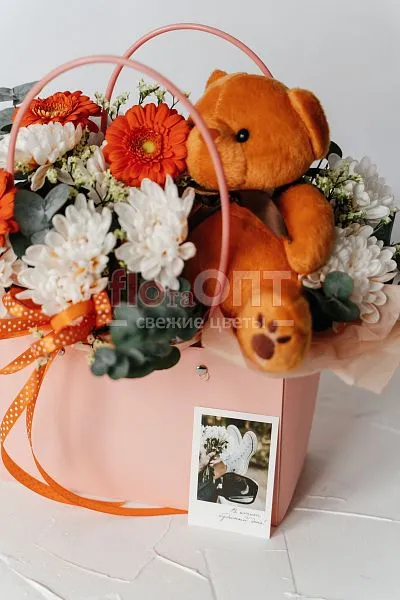 Композиция № 224 в сумочке с герберами — фото 1