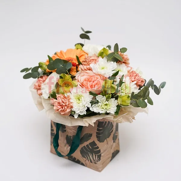 Композиция № 2 в пакете сборная с герберой  — фото 1