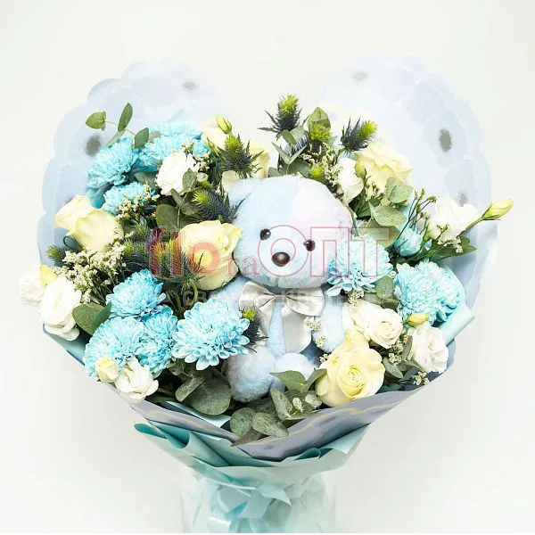 Букет № 542 с крашеной хризантемой и игрушкой — фото 2