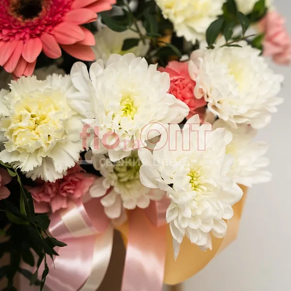 Коробка № 238 с герберами и хризантемой  — фото 5