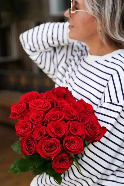 Букет № 557 из 23 красных роз  — фото 1