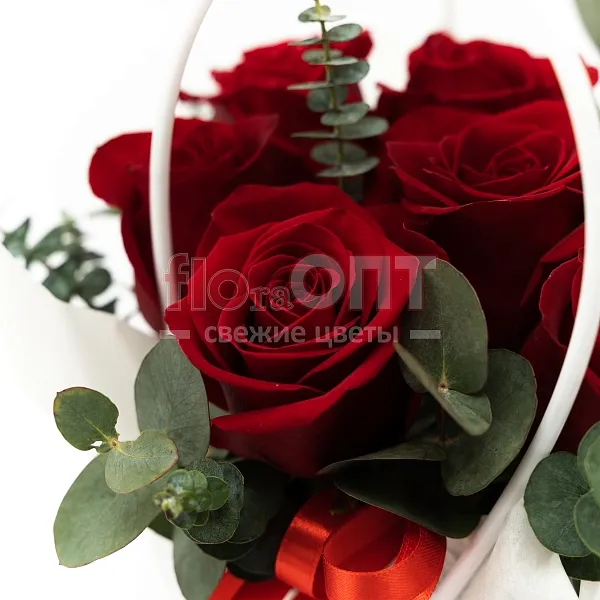 Композиция № 216 с красными розами в сумочке  — фото 3