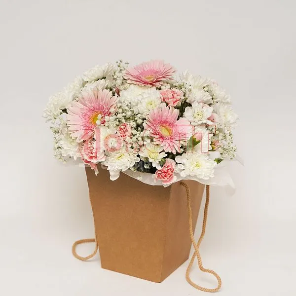 Коробка № 209 с герберами и хризантемой  — фото 1