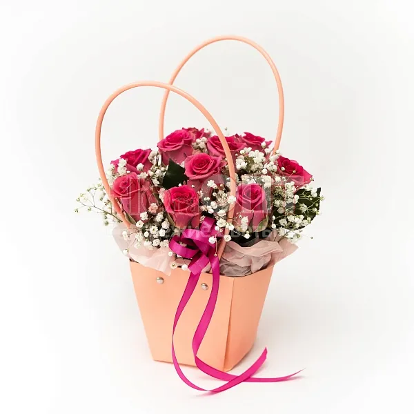Композиция № 211 с розовыми розами в сумочке  — фото 1