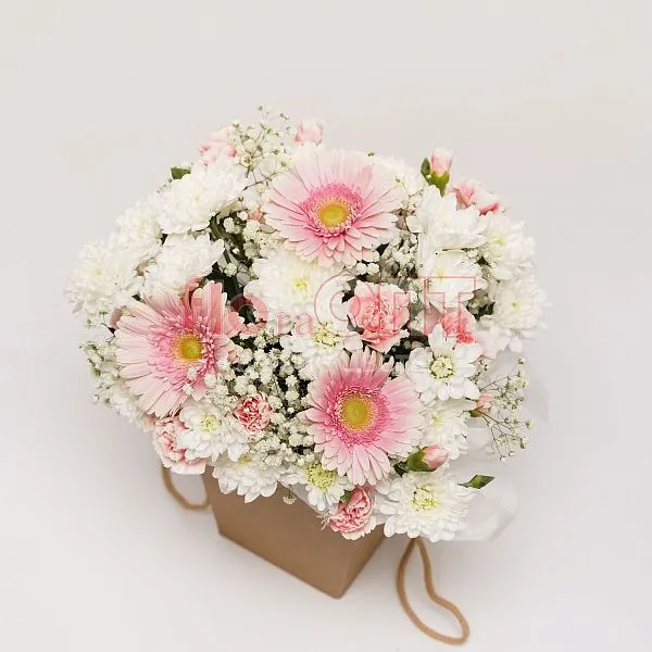 Коробка № 209 с герберами и хризантемой  — фото 2