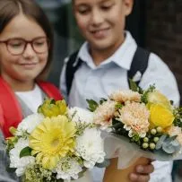 Стаканчик Школьный №8 с желтой герберой — фото 43