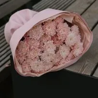 Букет Зефирка №15 из розовых крашеных хризантем — фото 9