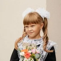 Стаканчик Школьный №9 из белых ромашек и оранжевой розы — фото 75